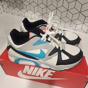 Nike Air Structure